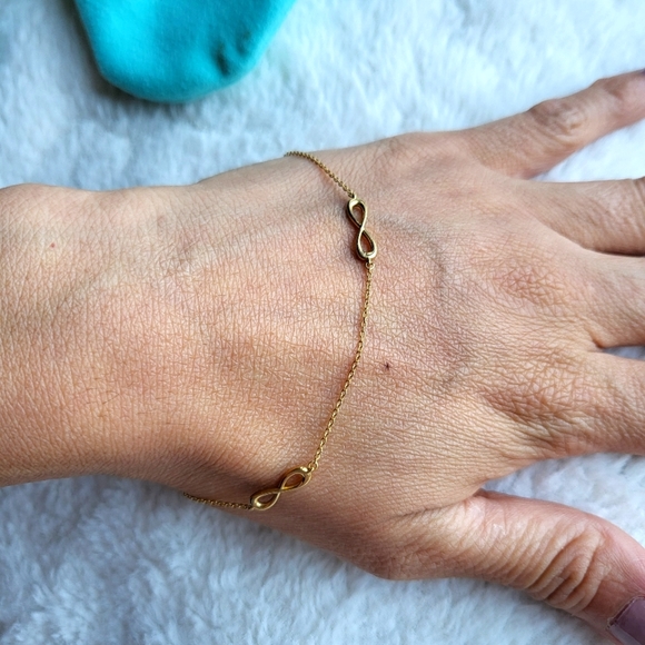 Tiffany and Co. Infinity Endless Bracelet 18K Yellow Gold Size: Large (8.5") - Picture 10 of 11